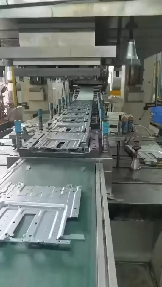 Estampaci&oacute;n con troquel progresivo