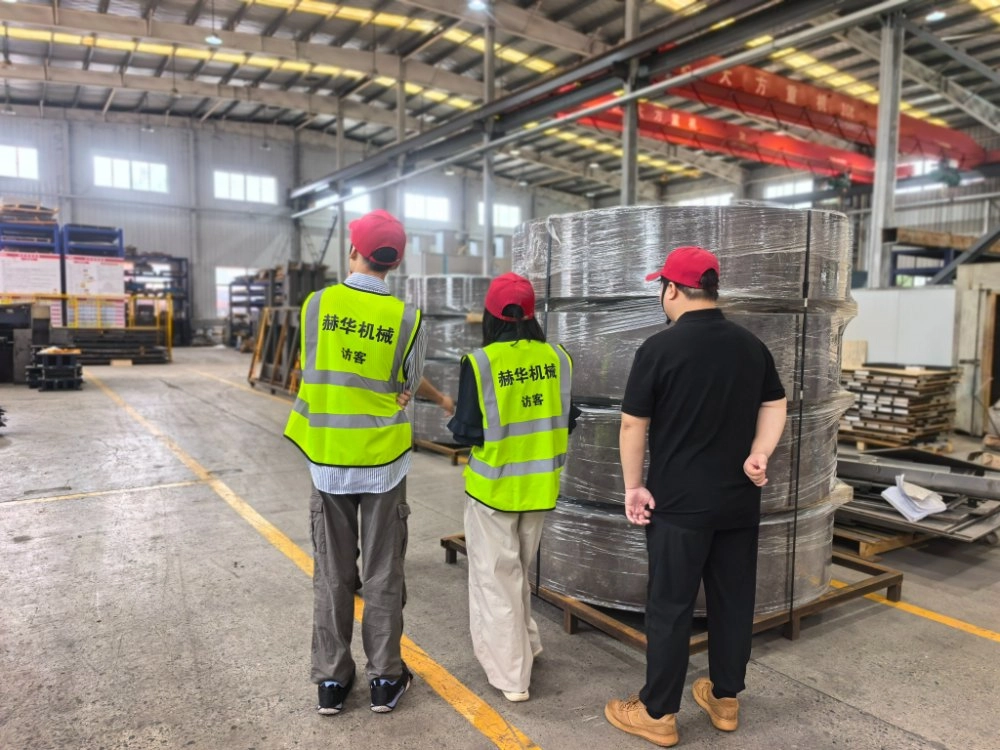 El equipo de Hitachi Energy visita Hehua Machinery