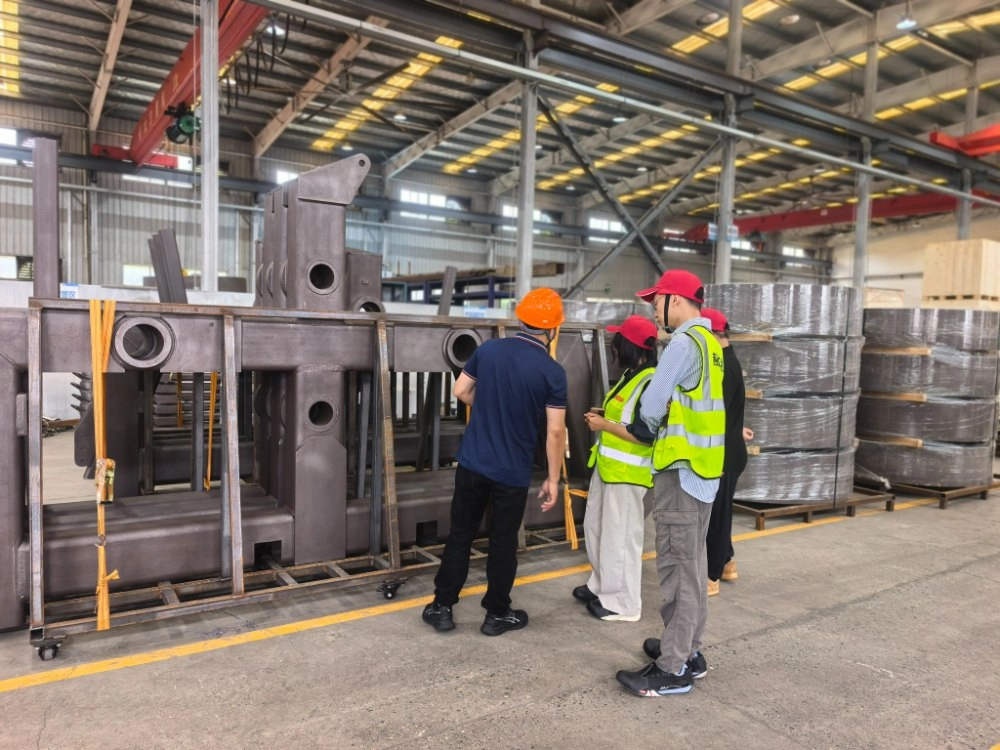 El equipo de Hitachi Energy visita Hehua Machinery