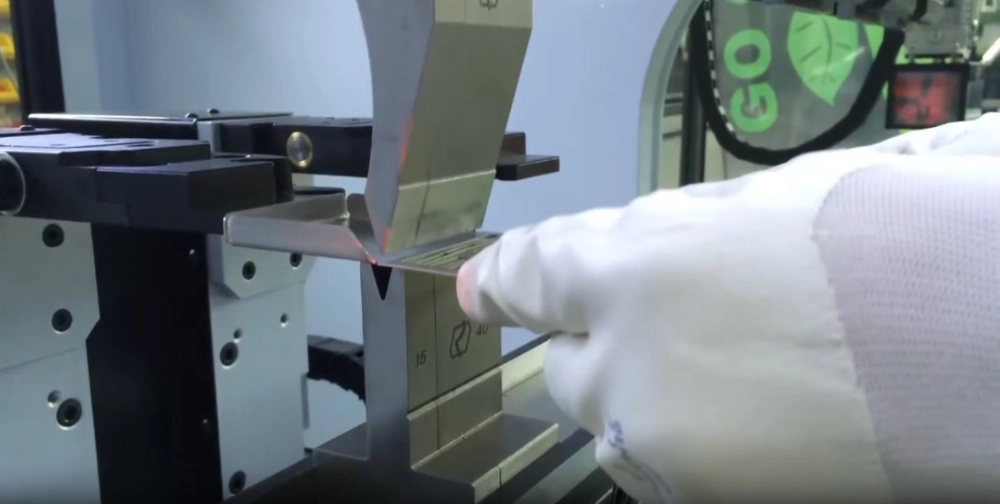 C&oacute;mo elegir el proceso de plegado adecuado para su proyecto de fabricaci&oacute;n de metal personalizado