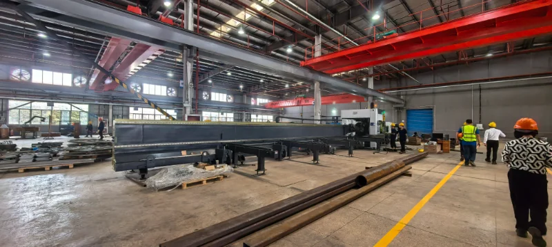 Máquina cortadora de tubos por láser en Hehua Machinery Technology Kunshan